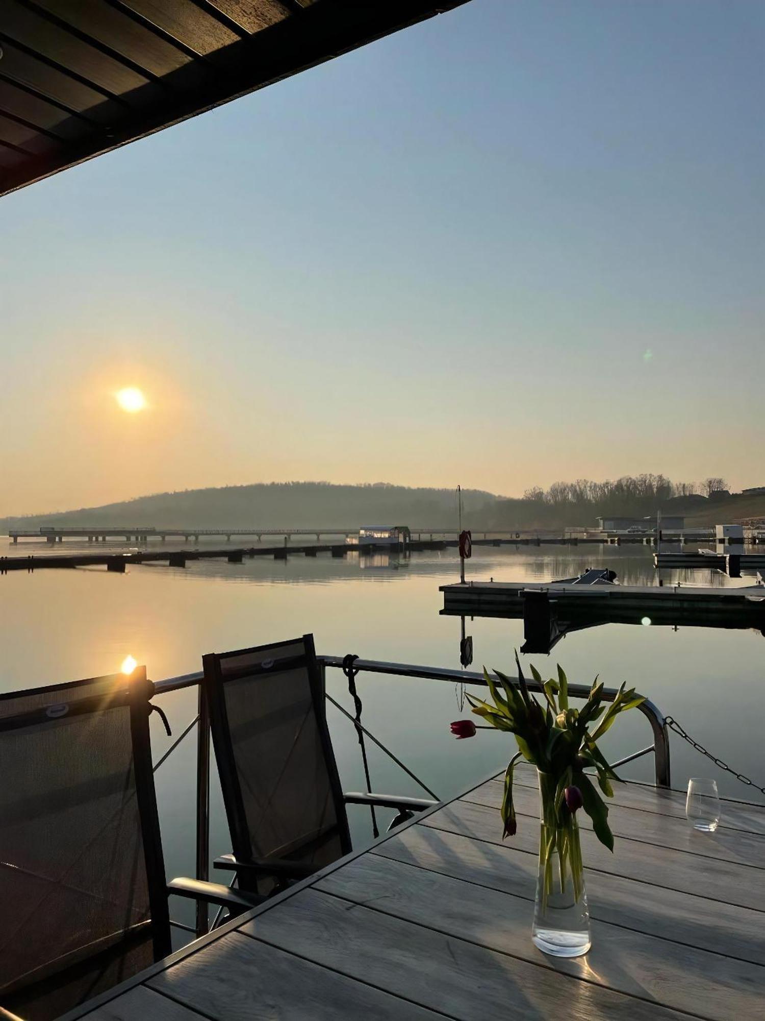 Hausboot Schiff Fuer 4 Personen Ca, 33 M Sup2 In Braunsbedra, Sachsen Anhalt Halle Saale Unstrut Region Buitenkant foto