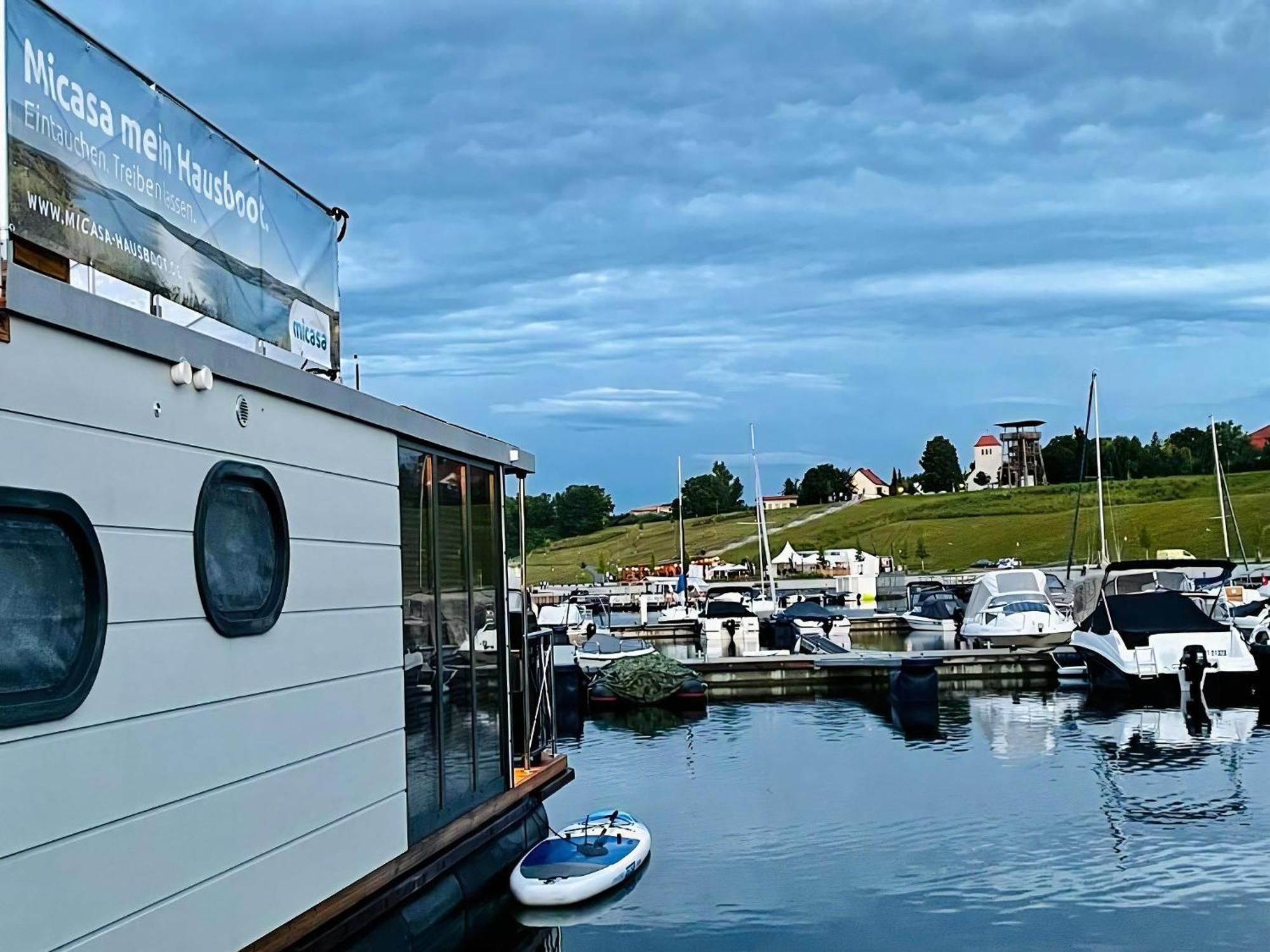 Hausboot Schiff Fuer 4 Personen Ca, 33 M Sup2 In Braunsbedra, Sachsen Anhalt Halle Saale Unstrut Region Buitenkant foto
