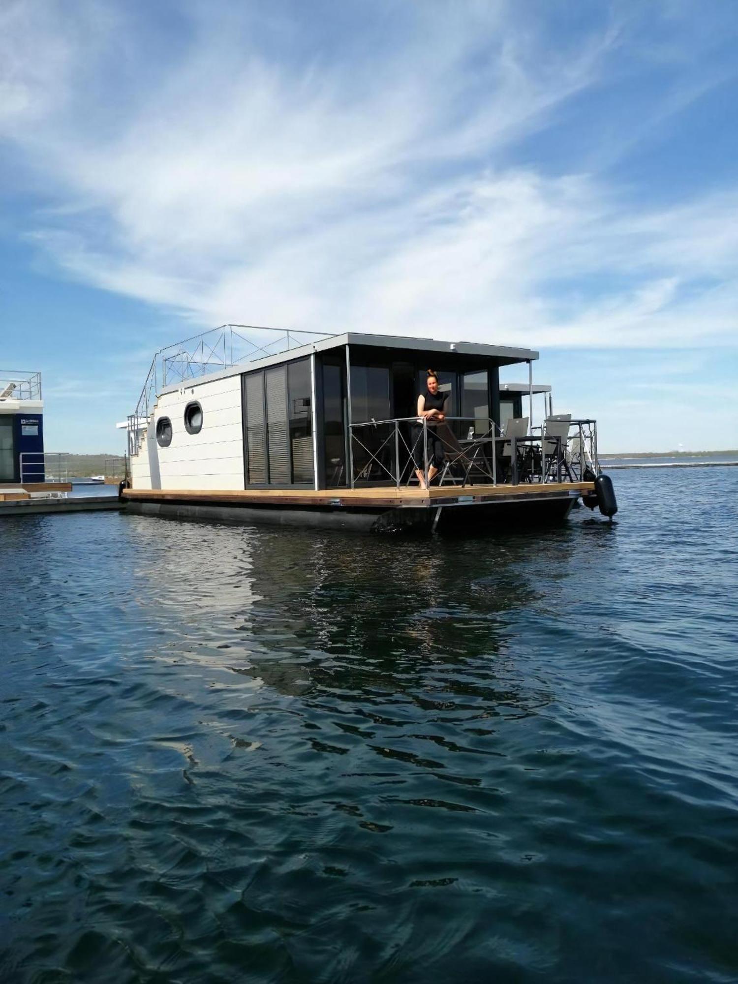 Hausboot Schiff Fuer 4 Personen Ca, 33 M Sup2 In Braunsbedra, Sachsen Anhalt Halle Saale Unstrut Region Buitenkant foto